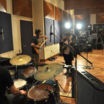 Photo Preview: Arrah And The Ferns&#8217; Key Studio Video Session