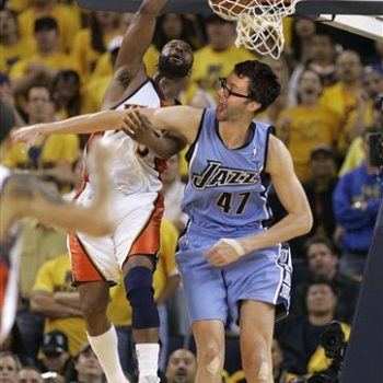 Introducing <em>Top Of The Key</em>, a new column about basketball by bassist Dave Hartley