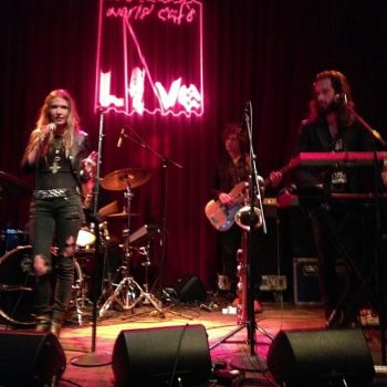 Non-COMM Recap: Wild Belle struck a cozy vibe with the Cafe crowd (photos, audio, video and setlist)