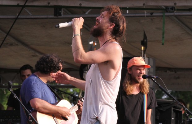 Edward Sharpe and the Magnetic Zeros | Photo by John Vettese