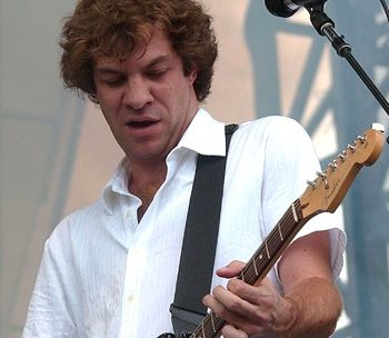 Dean Ween featured on new episode of Guitar Moves