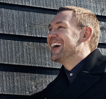 David Gray returns to Philly for headlining show at Temple on 5/2