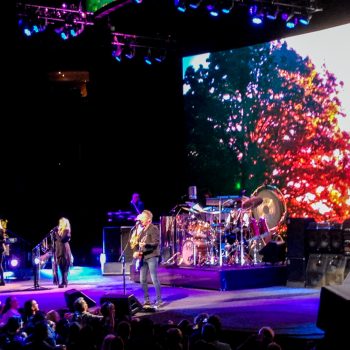 Fleetwood Mac begins an ecstatic new chapter at Wells Fargo Center