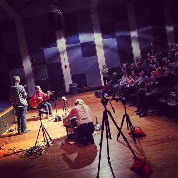 Watch Joe Jack Talcum of The Dead Milkmen recorded live to vinyl for The 78 Project