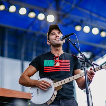 Sufjan Stevens releases B-Side to &#8220;America,&#8221; the expansive &#8220;My Rajneesh&#8221;