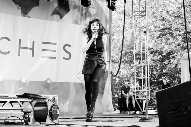 CHVRCHES | Photo by Scott Troyan | scotttroyan.com