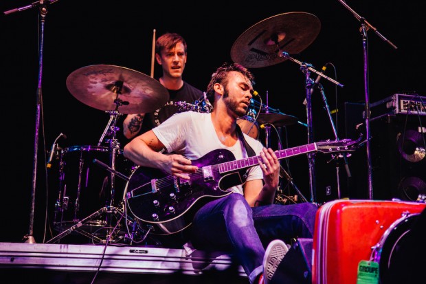 Shakey Graves at The Philadelphia Folk Fest | Photo by Hope Helmuth | hopehelmuth.com