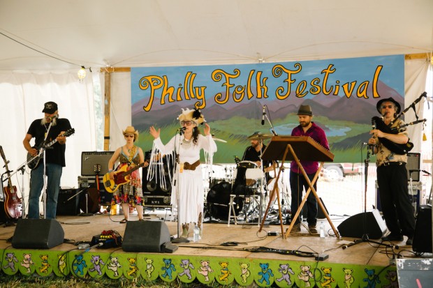 Sylvia Platypus at The Philadelphia Folk Fest | Photo by Hope Helmuth | hopehelmuth.com
