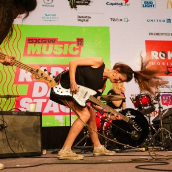 Watch Hinds perform “Easy” and “Garden” at SXSW