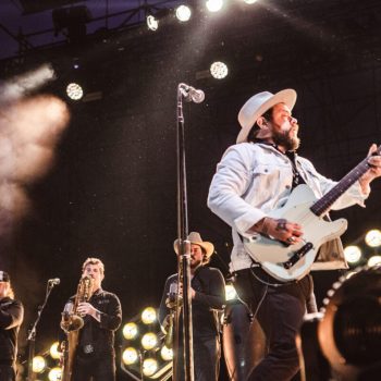 Nathaniel Rateliff &#038; the Night Sweats sells out the Mann Center and keeps the crowd on its toes