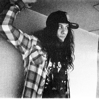 Watch Kurt Vile cover Tom Petty’s “Learning To Fly” in a Sirius XMU session
