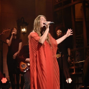 Watch Maggie Rogers&#8217; soaring, sublime SNL debut