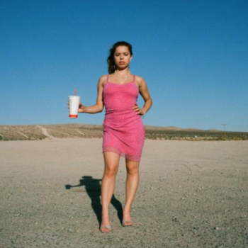 Nilüfer Yanya shares &#8220;In Your Head&#8221; and announces debut album <em>Miss Universe</em>