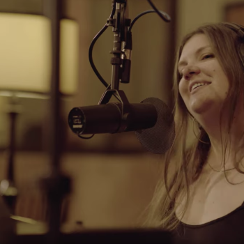 Watch singer-songwriter Brooke DiCaro perform &#8220;Coffee&#8221; with Trap Rabbit at Rittenhouse Soundworks