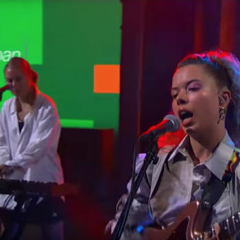 Nilüfer Yanya crushes her TV debut on The Late Show