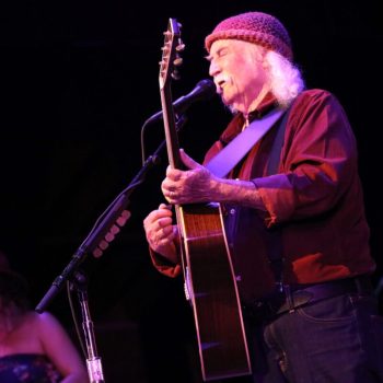 David Crosby, founding member of the Byrds and Crosby, Stills &#038; Nash, Dead at 81