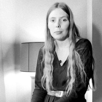 Joni Mitchell&#8217;s early years in Philadelphia shine in her new <em>Archives</em> collection