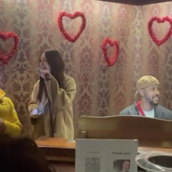 Kacey Musgraves popped in at Philly piano bar Tavern On Camac to sing Fleetwood Mac’s “Dreams”