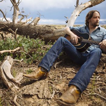 Hear a performance from Hayes Carll at AMERICANAFEST