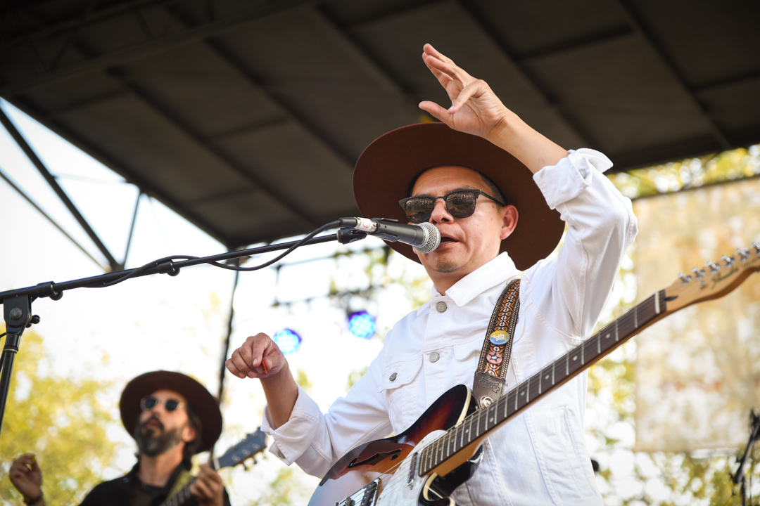 Dos Santos takes XPNFest on a psychedelic cumbia odyssey - WXPN