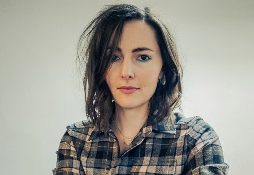 Lizzy Goodman talks 'Meet Me In The Bathroom' with Kristen Kurtis on ...