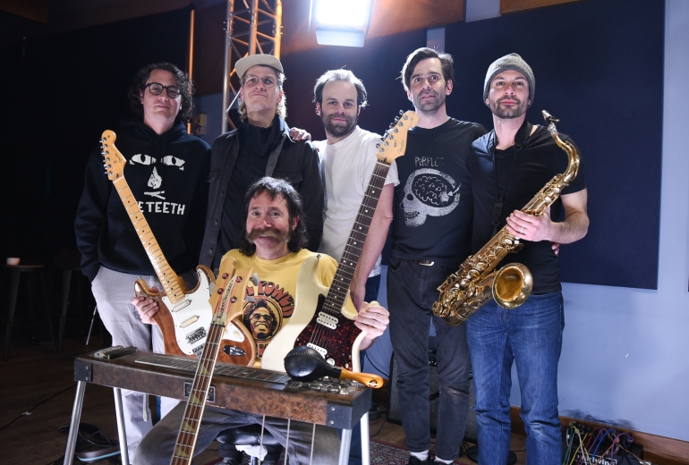 The Key Studio Sessions: The Teeth - WXPN | Vinyl At Heart