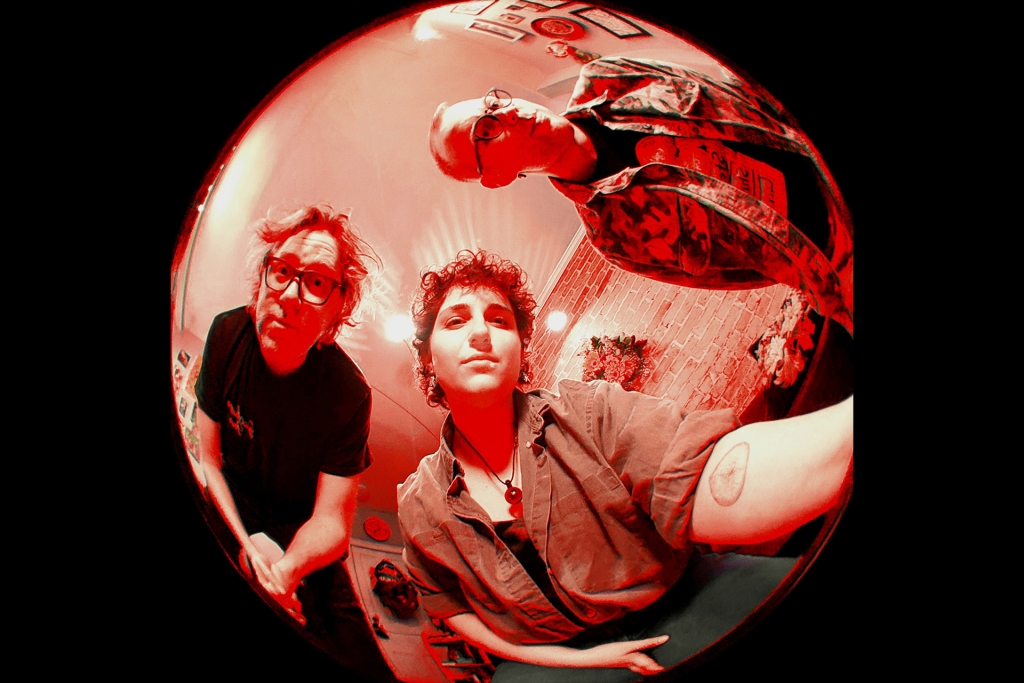 ティム・ウォーカー  I LOVE PICTURES! Death by Indie release “Love Like Lava” ahead of tour and