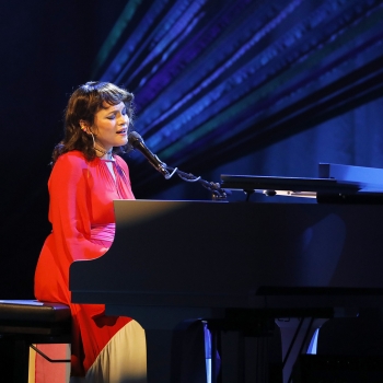 Norah Jones&#8217; creative vision(s) shine at The Met