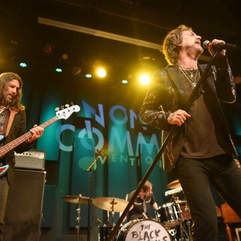 The Black Crowes bring an arena-sized show to the intimate setting of NON-COMM