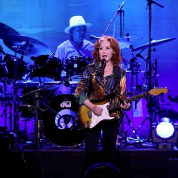 Bonnie Raitt fills The Met with rock and remembrance
