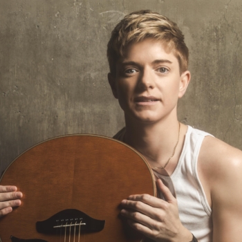 As a songwriter, Mae Martin’s free from the pressure of the punchline