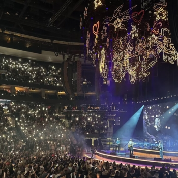 Mumford & Sons debut new song “Rubberband Man” at sold-out Philadelphia show
