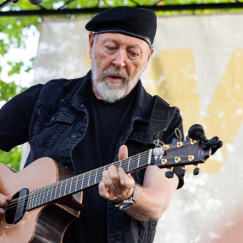 Tune in to a mini-concert with Richard Thompson