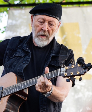 Tune in to a mini-concert with Richard Thompson - WXPN | Vinyl At