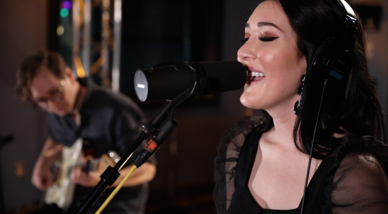 Aubrie Sellers: &#8220;Lucky Charm&#8221; (World Cafe Session)