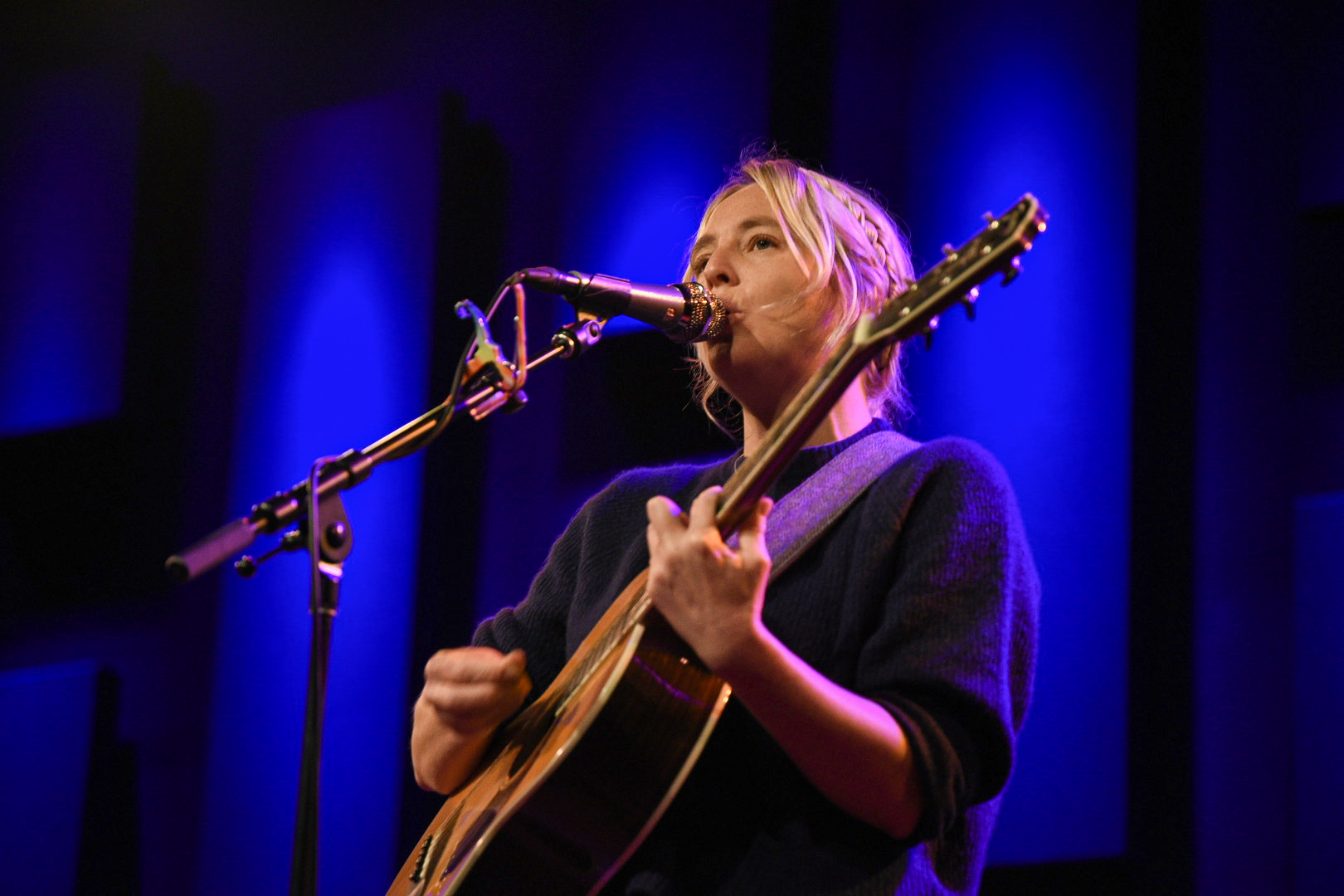 Lissie: Carving Canyons (Free At Noon Concert)