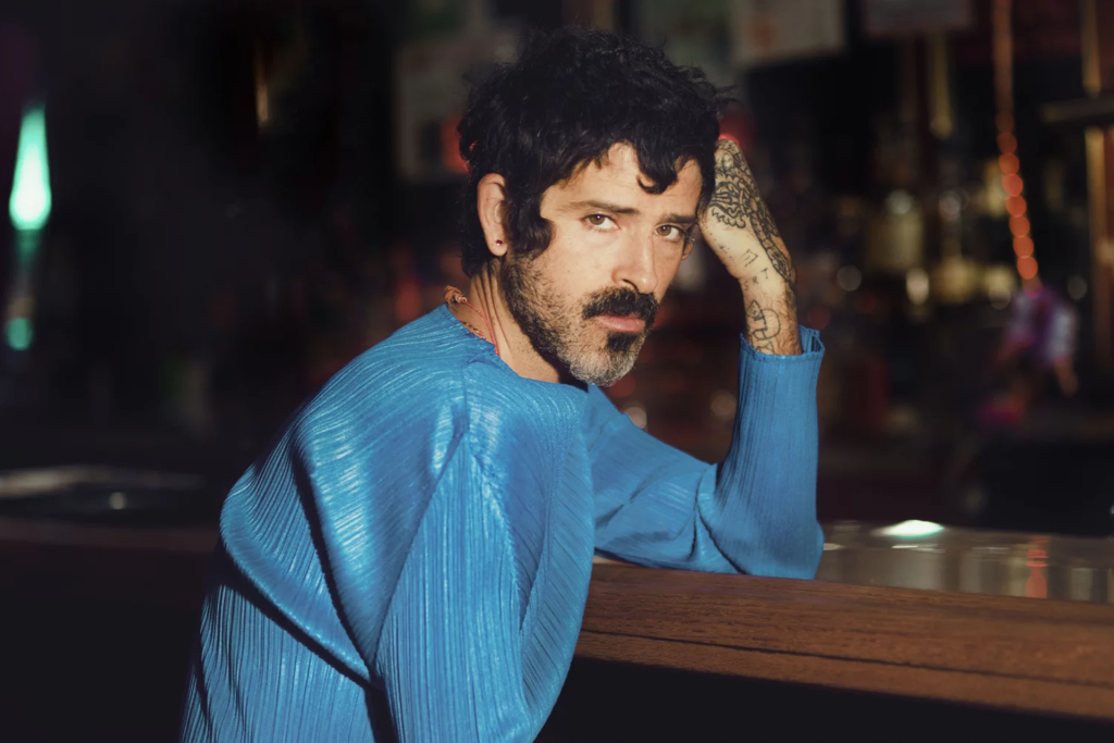 Devendra Banhart searches for hope on 'Flying Wig' - WXPN | Vinyl 